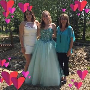 Meet your Posher, Josie moyor